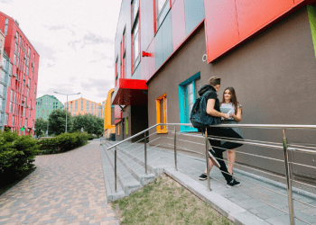 Renting as a Student: On-Campus vs. Off-Campus Housing