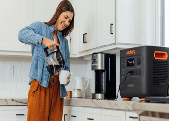 Harnessing Sunshine: A Comprehensive Guide on Using the Jackery Solar Generator 2000 Plus for Apartment Living