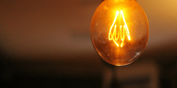 The Purpose and Function of Amber Flashing Beacons